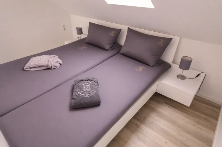 Modernes Doppelzimmer für Gäste einer Fastenwoche nach Buchinger auf Wangerooge.