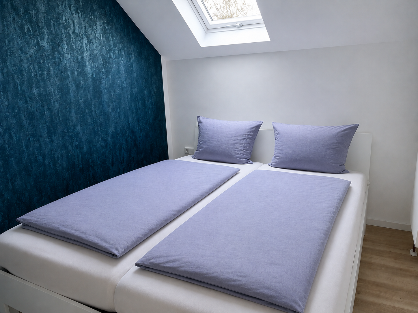 Helles Doppelzimmer der SEASIDE-Unterkunft für eine Fastenwoche nach Buchinger auf Wangerooge.